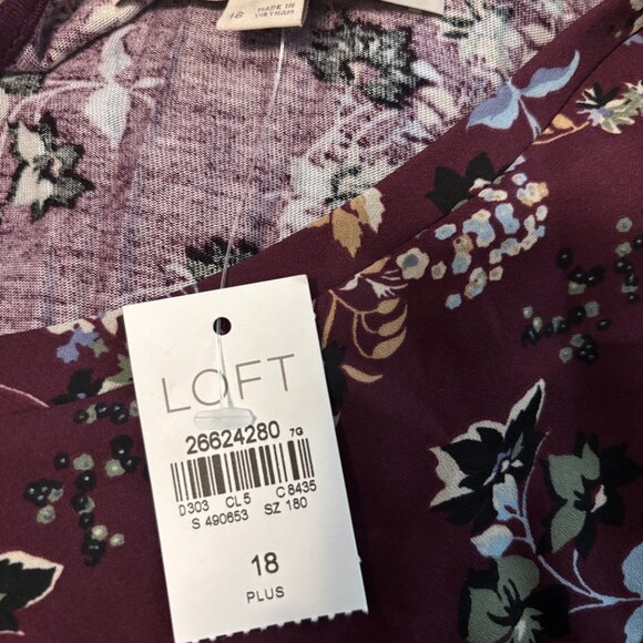 NWT LOFT Plus Floral Blouse - Picture 7 of 8